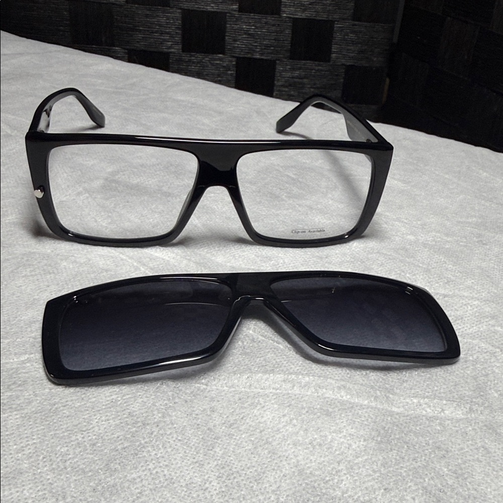 Marc Jacobs Classic Black Sunglasses 2 in 1s - Picture 3 of 8